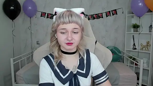 Tori Cutie online show from 31, 10, 2025