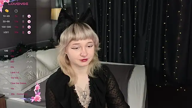 Tori Cutie online show from 28, 11, 2025