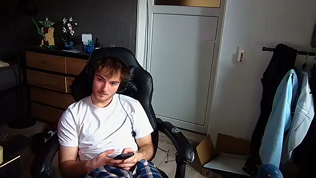 Snapshot of Rudi2007Eye chatting on 12, 2, 2026 Rudi2007Eye online show from 12, 2, 2026