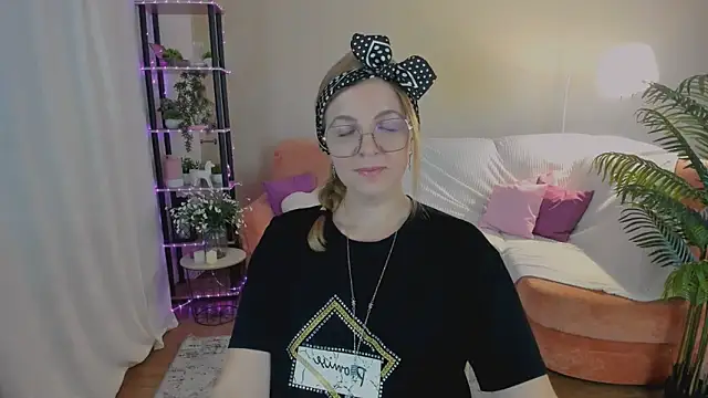 YourUniverser online show from 8, 9, 2025