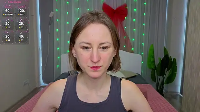 LuluChiiii online show from 14, 12, 2025