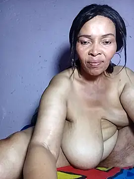 Snapshot of yummyhottie-clit chatting on 20, 9, 2025 yummyhottie-clit online show from 20, 9, 2025