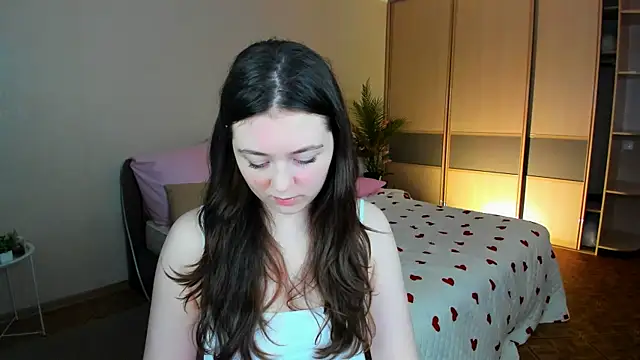 AlluringLookk online show from 24, 6, 2026