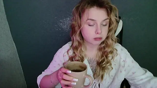 AngelicaHollywood online show from 25, 11, 2025