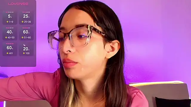 Emilia Bons online show from 13, 4, 2026