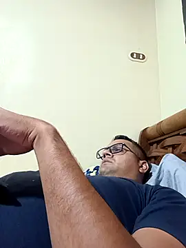 Snapshot of geimos36 chatting on 5, 11, 2025 geimos36 online show from 5, 11, 2025
