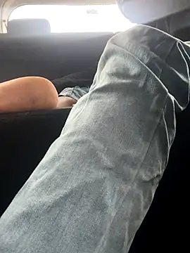 Snapshot of Dickey-B-RSA chatting on 5, 11, 2025 Dickey-B-RSA online show from 5, 11, 2025