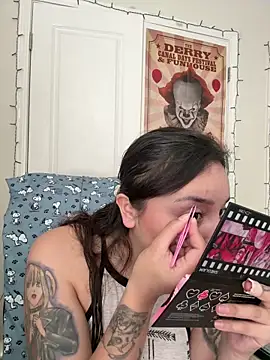 CharmingMaddie online show from 5, 4, 2026