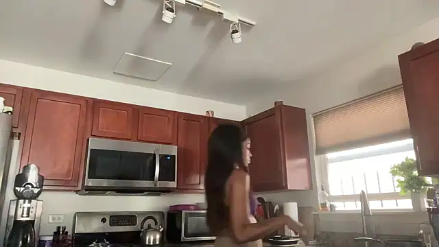 Snapshot of Peachyz69 chatting on 28, 9, 2025 Peachyz69 online show from 28, 9, 2025