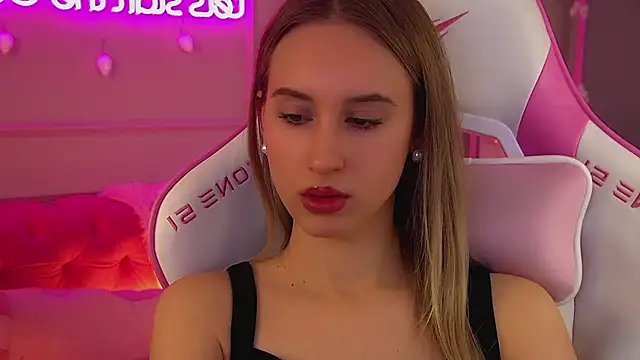 VictoriaHopsons online show from 15, 12, 2025