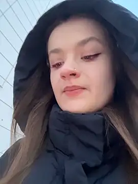 KittyQueeny online show from 14, 12, 2025