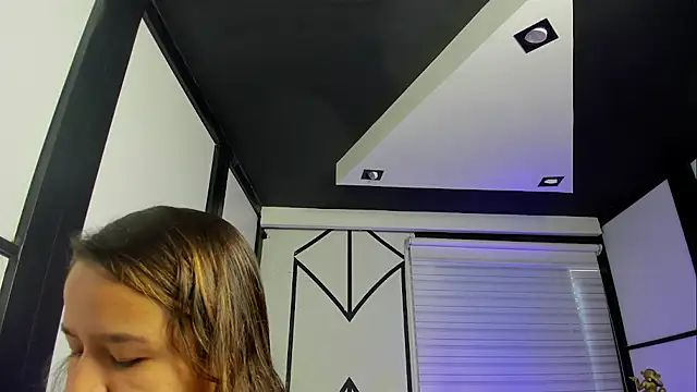 ElaBourn  online show from 17, 9, 2025