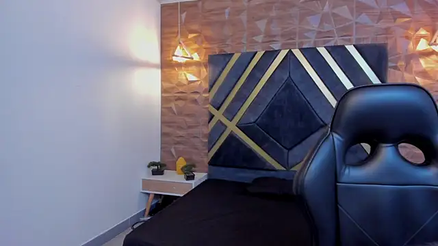 Emmaa white  online show from 26, 11, 2025