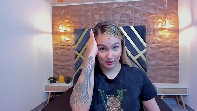 Emmaa white  online show from 12, 1, 2026