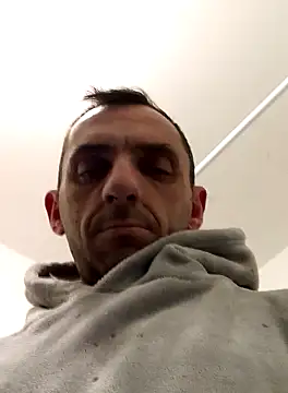 hotmen83 online show from 13, 4, 2026