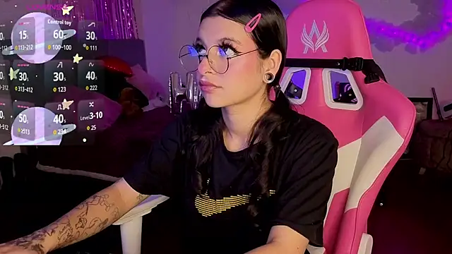 larah uwu online show from 26, 2, 2026