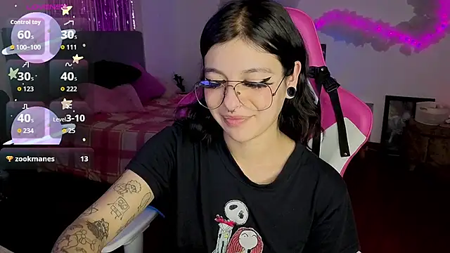 larah uwu online show from 8, 5, 2026
