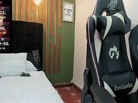 Sex samantha online show from 18, 9, 2025