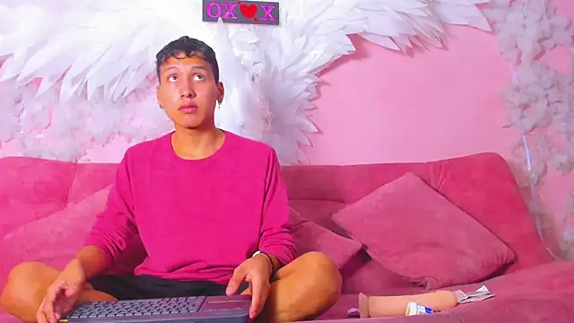 spicy adonhis online show from 3, 12, 2025