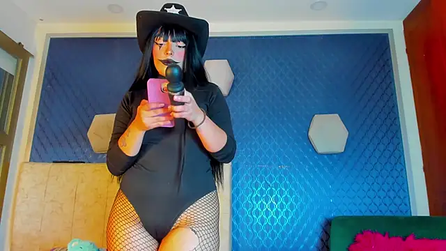 Snapshot of thania_777 chatting on 3, 11, 2025 thania 777 online show from 3, 11, 2025