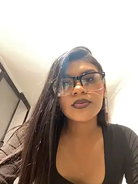 AlaiaMoretti online show from 9, 11, 2025