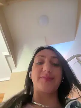 Ninabigtitied online show from 6, 10, 2025