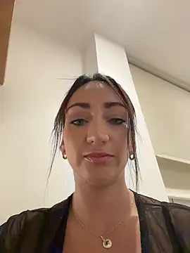 Ninabigtitied online show from 2, 2, 2026