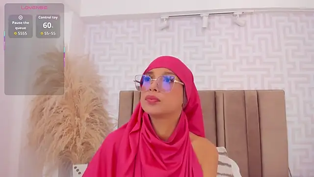 Snapshot of naishaa_ chatting on 18, 7, 2026 naishaa online show from 18, 7, 2026
