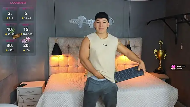 Snapshot of Horny_nick18 chatting on 19, 9, 2025 Horny nick18 online show from 19, 9, 2025