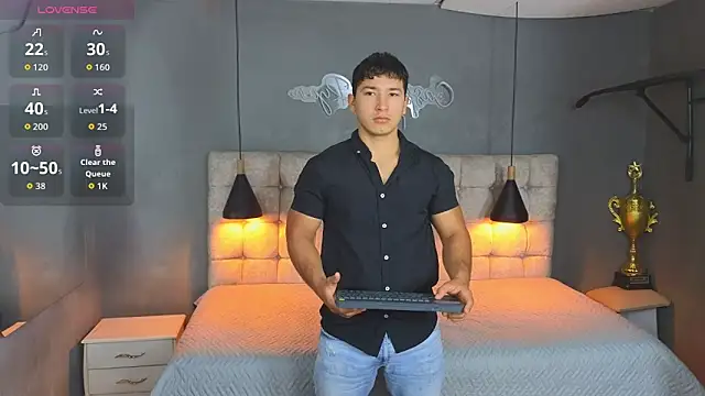 Snapshot of Horny_nick18 chatting on 24, 9, 2025 Horny nick18 online show from 24, 9, 2025