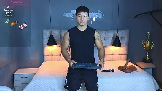 Snapshot of Horny_nick18 chatting on 10, 10, 2025 Horny nick18 online show from 10, 10, 2025
