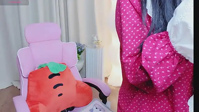 Snapshot of Miu-999 chatting on 18, 12, 2025 Miu-999 online show from 18, 12, 2025