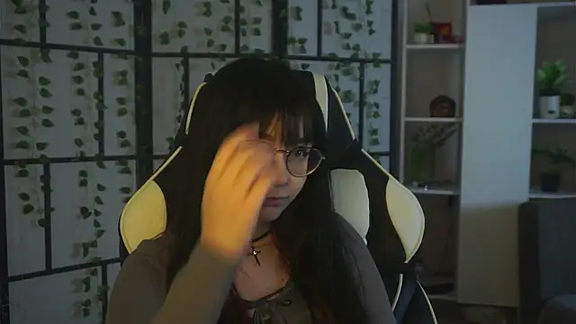 Snapshot of BereniceBattersby chatting on 5, 10, 2025 BereniceBattersby online show from 5, 10, 2025