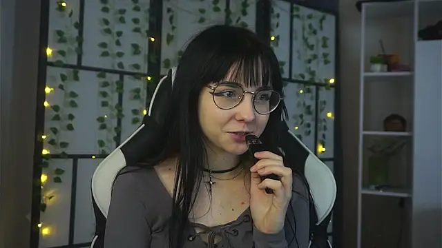 Snapshot of BereniceBattersby chatting on 6, 10, 2025 BereniceBattersby online show from 6, 10, 2025