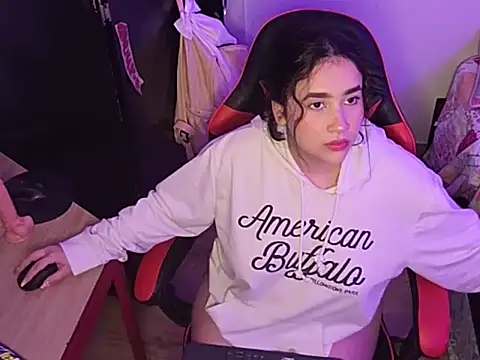 Snapshot of ChloeSnoww chatting on 2, 10, 2025 ChloeSnoww online show from 2, 10, 2025