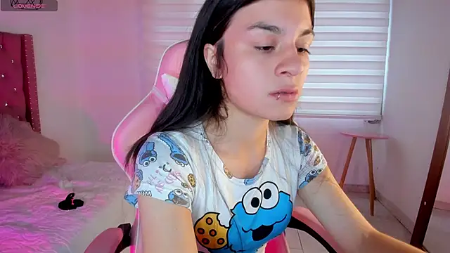 Jade rey  online show from 3, 10, 2025