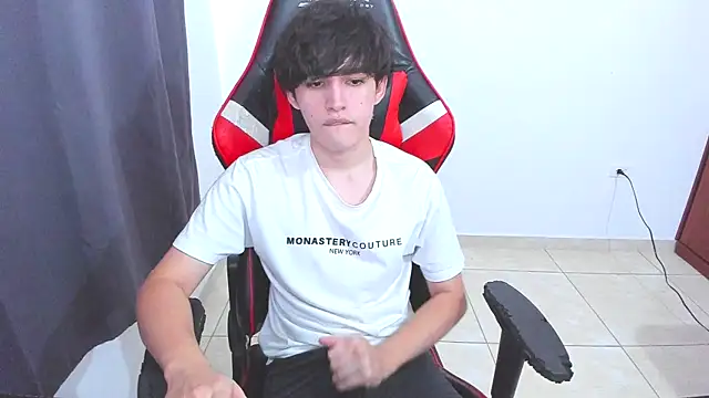 Snapshot of eren_188 chatting on 24, 10, 2025 eren 188 online show from 24, 10, 2025