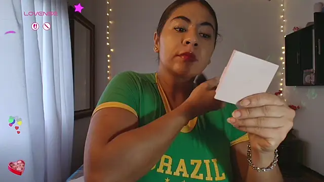 Snapshot of samanthahut1 chatting on 14, 10, 2025 samanthahut1 online show from 14, 10, 2025