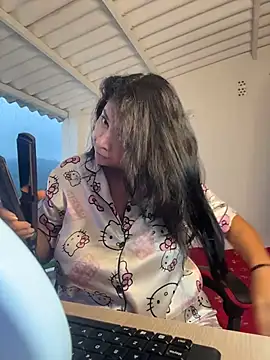 samanthahut1 online show from 15, 4, 2026