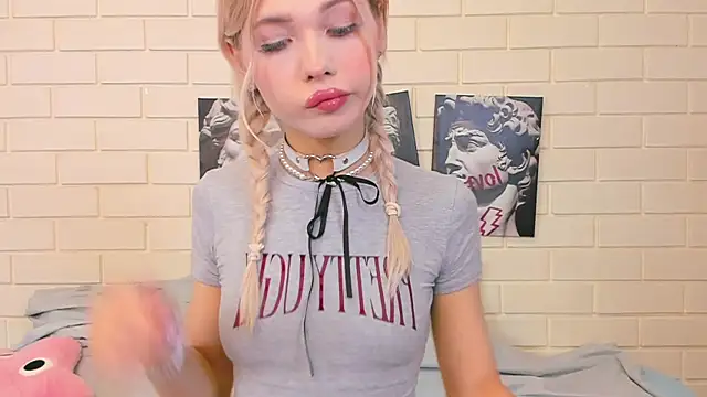 Blondy Fina online show from 19, 10, 2025