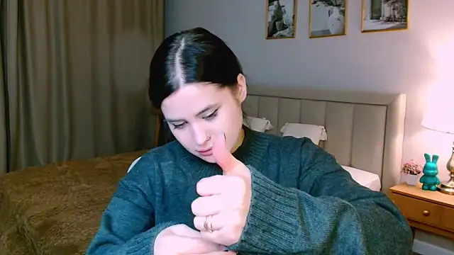 lil angel  online show from 25, 2, 2026