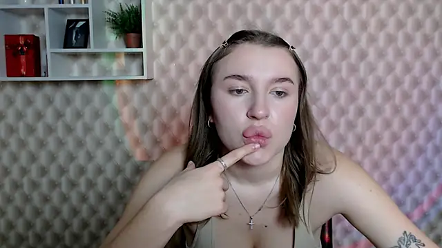 JuliaTopp  online show from 21, 11, 2025