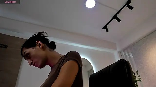 lily cash1 online show from 10, 2, 2026