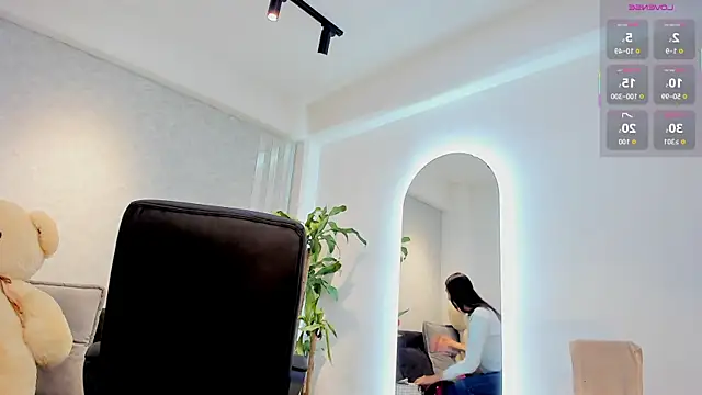 lily cash1 online show from 28, 3, 2026