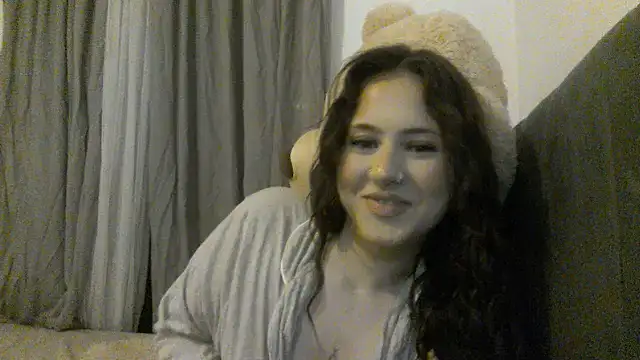 Snapshot of laylabliss chatting on 12, 10, 2025 laylabliss online show from 12, 10, 2025