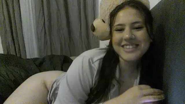 Snapshot of laylabliss chatting on 17, 10, 2025 laylabliss online show from 17, 10, 2025