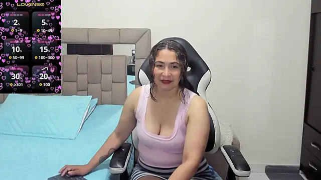 Snapshot of gabrielaponce11 chatting on 6, 5, 2026 gabrielaponce11 online show from 6, 5, 2026