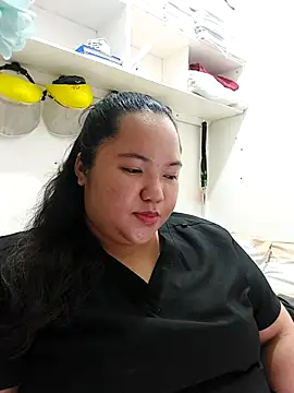 LianaCruzado online show from 25, 4, 2026