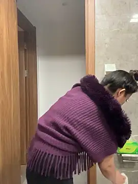 anna yngs online show from 2, 10, 2025