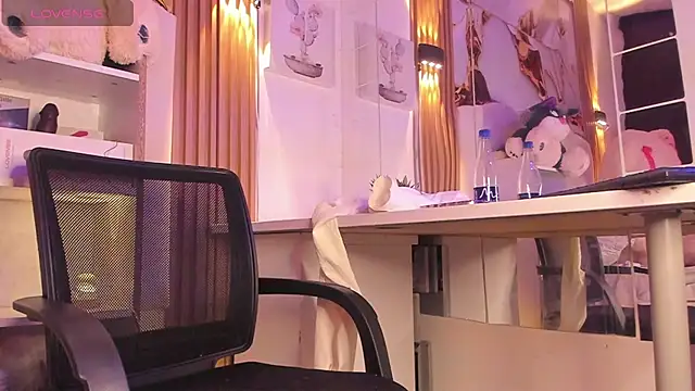 Snapshot of AgathaAtenea chatting on 2, 10, 2025 AgathaAtenea online show from 2, 10, 2025